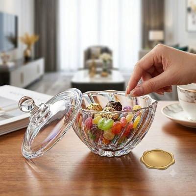 وعاء حلوى زجاجي أنيق بنمط دوامي – طبق تقديم مزخرف بغطاء