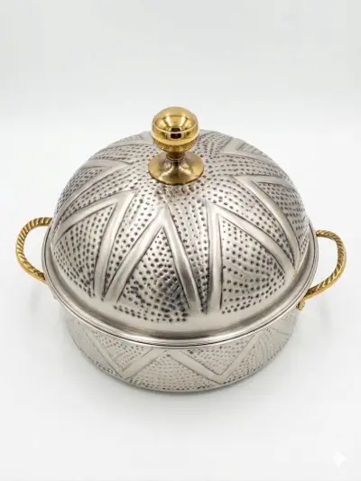 حافظة طعام (كاسرول) عازلة بتصميم تراثي مطروق - مزيج فضي وذهبي كلاسيكي