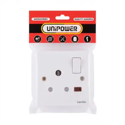 مقبس كهربائي Unipower بقوة 15 أمبير، أحادي (مجموعة واحدة) ومزود بمفتاح ومؤشر ضوئي نيون.