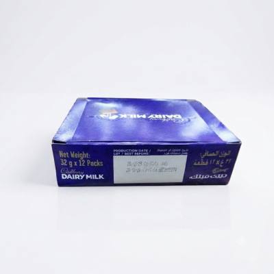 عبوة متعددة من ألواح شوكولاتة كادبوري ديري ميلك (12 لوح × 32 غرام)